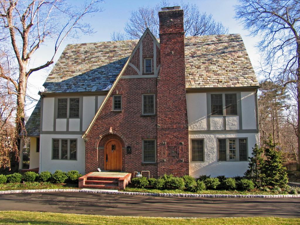 337 UP MOUNTAIN AVE
