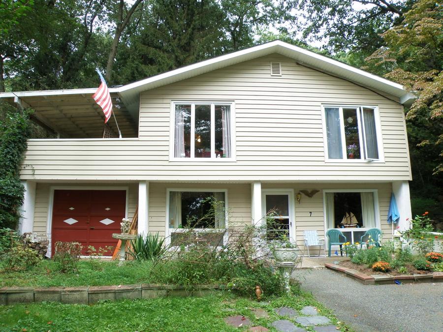 7 CYPRESS DRIVE