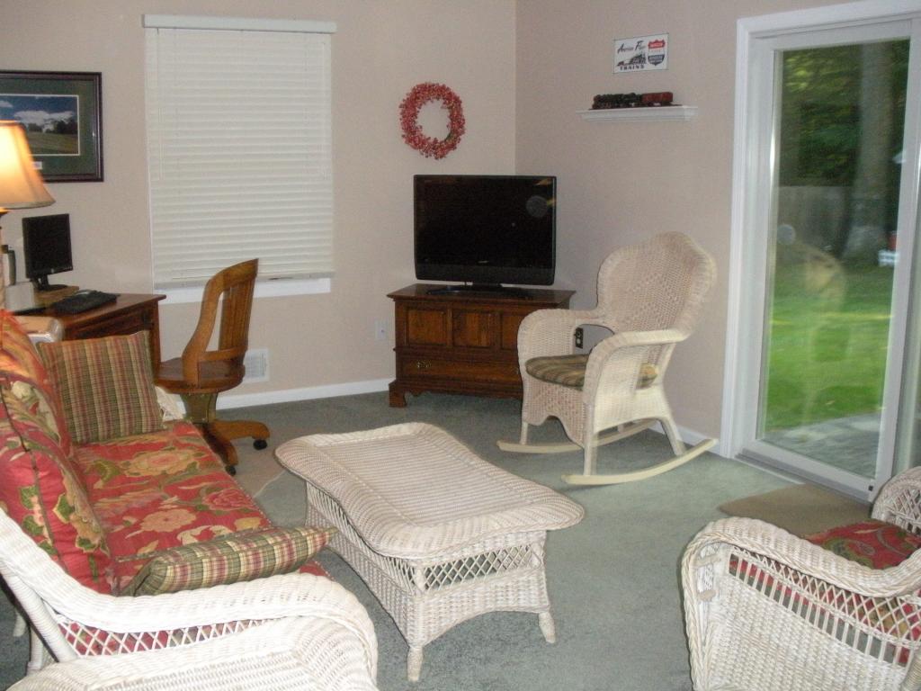 44 SYMOR DR