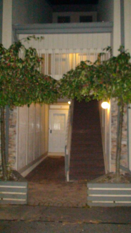 11 PERKINS DR