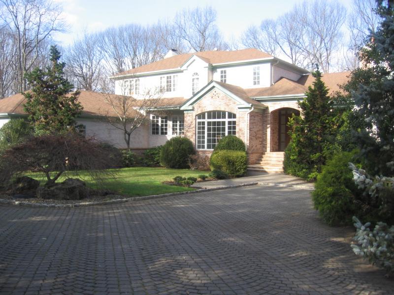 19 FAIRWAY DR  , Green Brook, NJ, 08812, USA