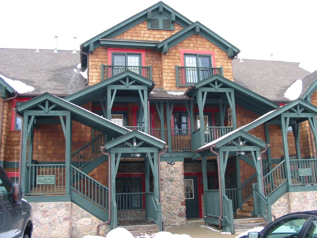 1-12 Maple Crescent