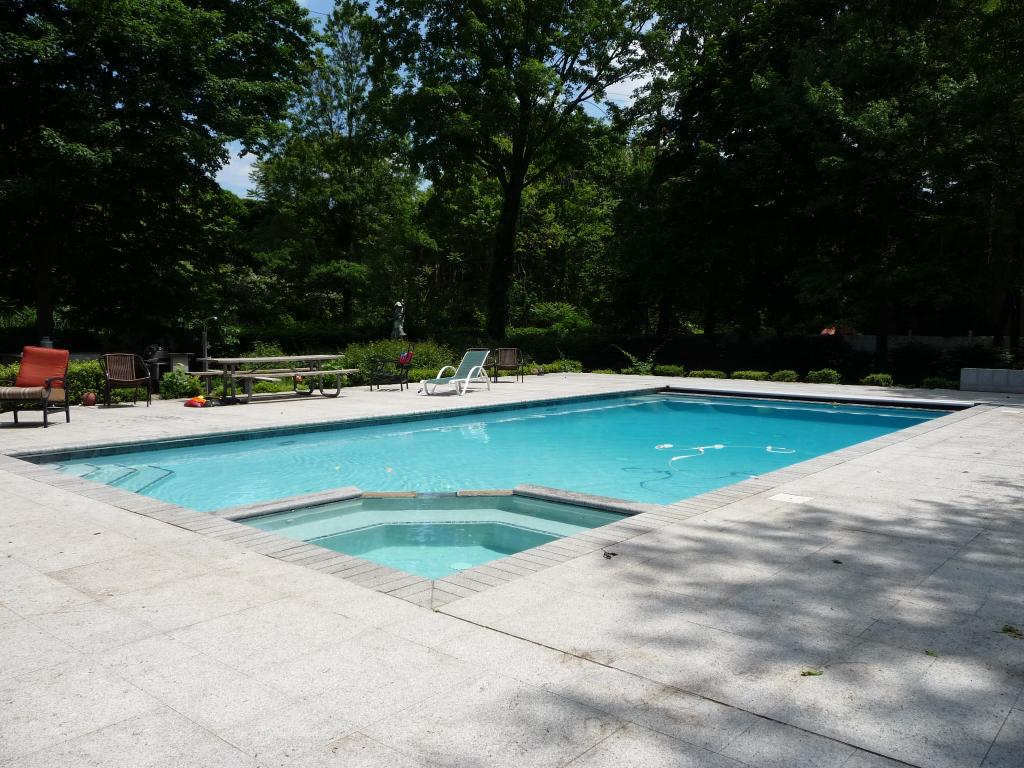 MLS #/Web ID: 2687647
