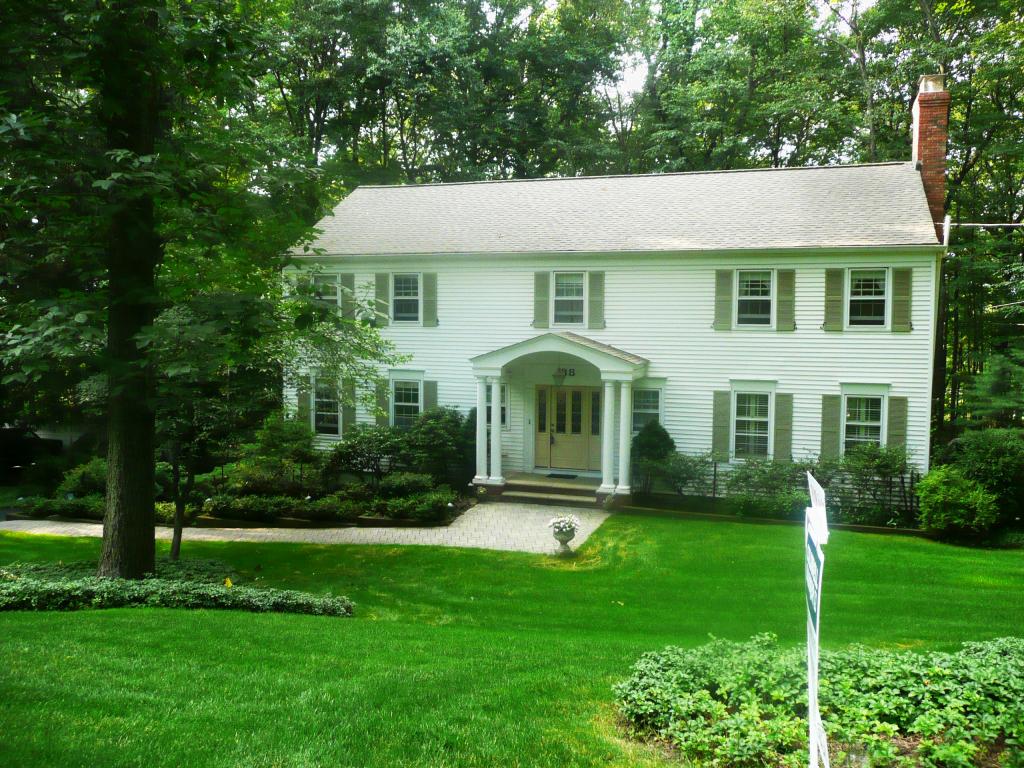 38 ROLLING HILL DRIVE