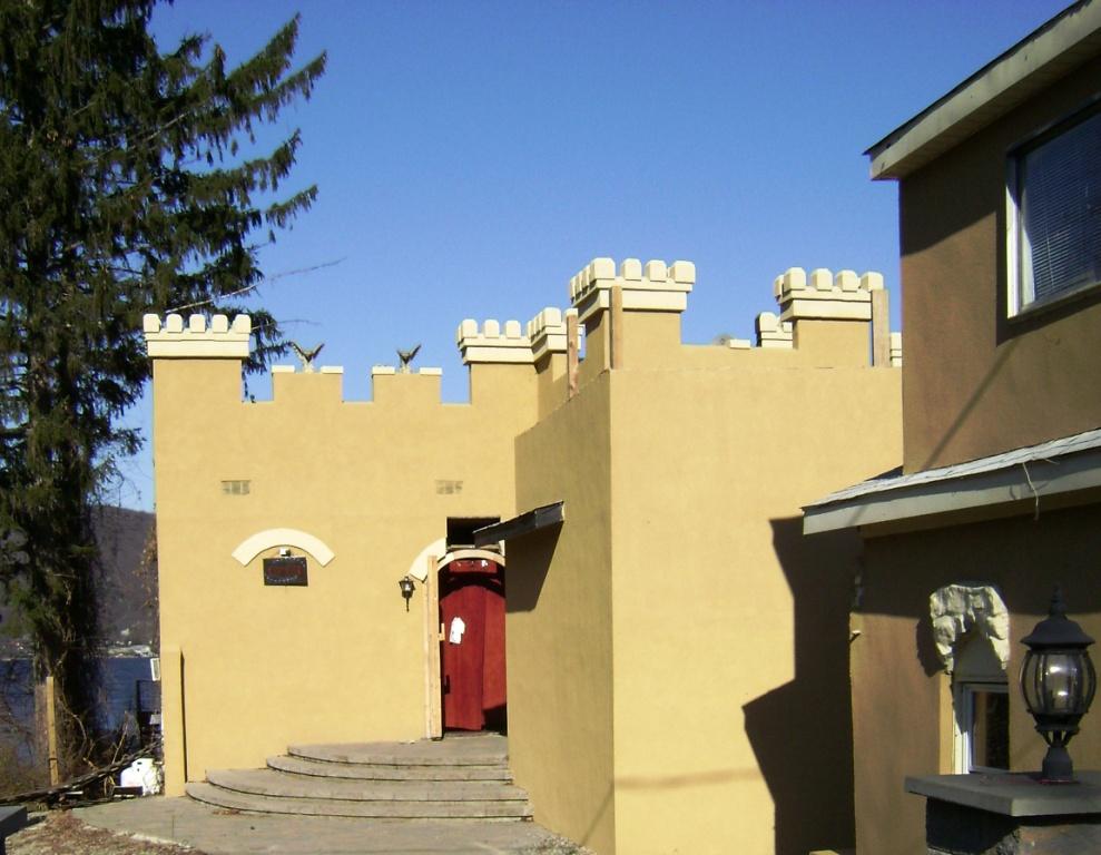 8 Castle Ct