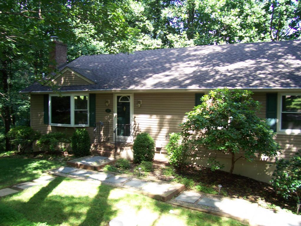 143 Hillcrest Ave