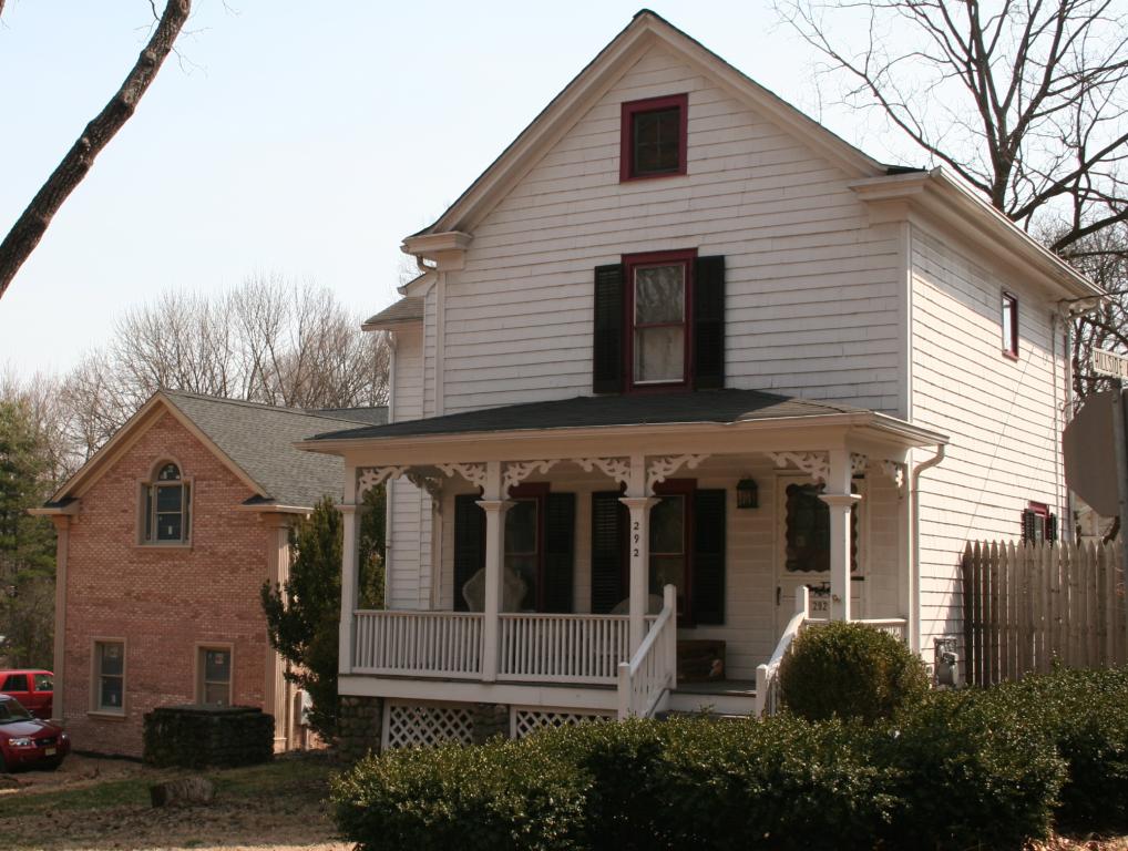 292 Newtown Rd
