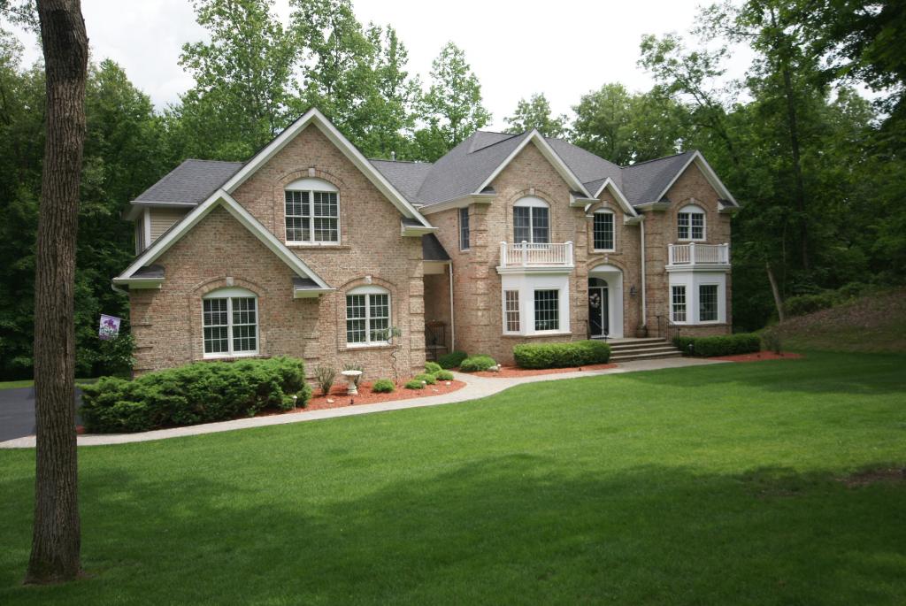 2 Van Kirk Place