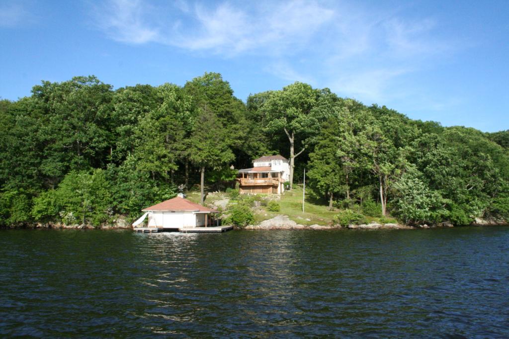 MLS #/Web ID: 2693348
