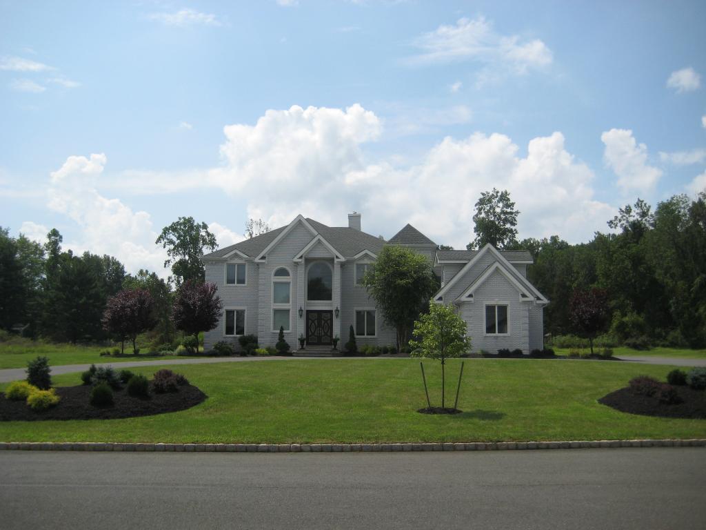MLS #/Web ID: 2710248
