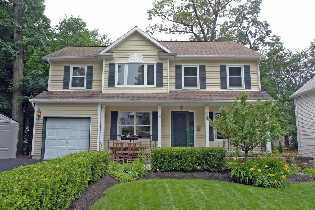 MLS #/Web ID: 2713248
