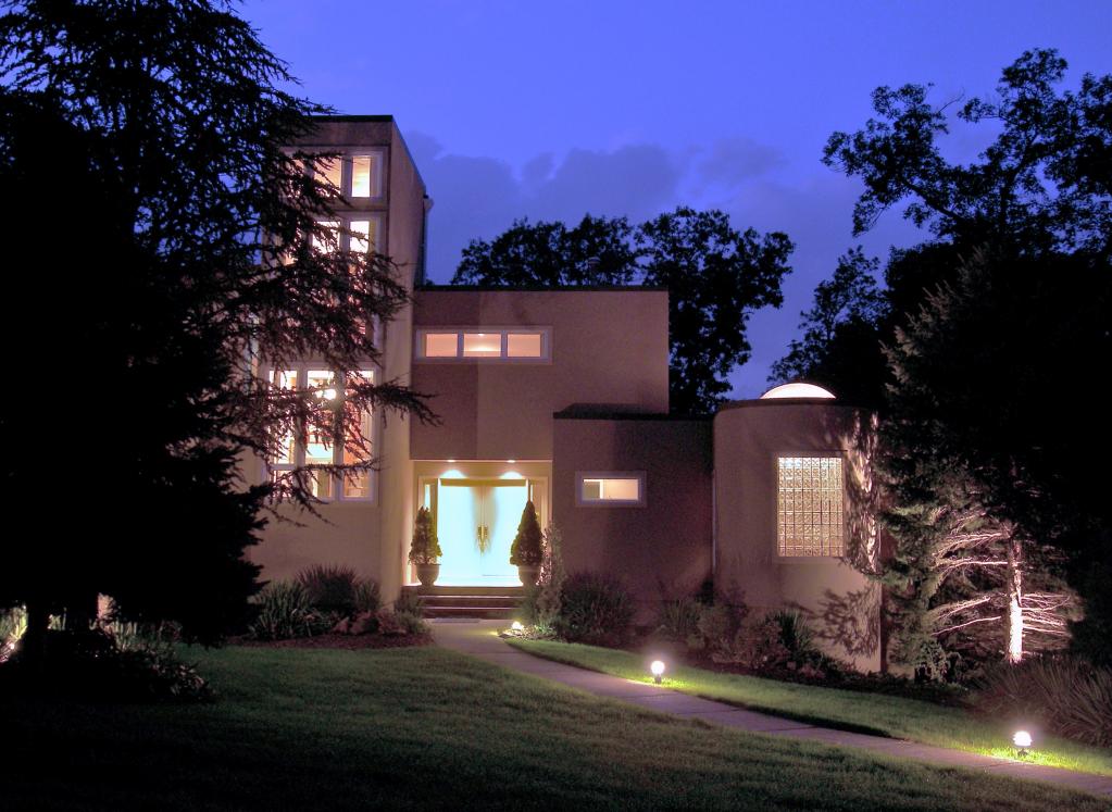 MLS #/Web ID: 2716748