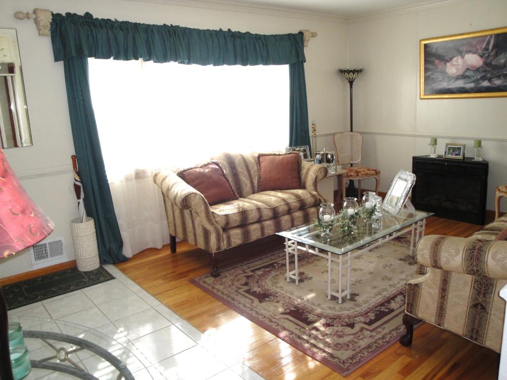 MLS #/Web ID: 2722048