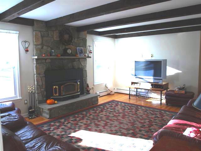 84 FAR VIEW RD