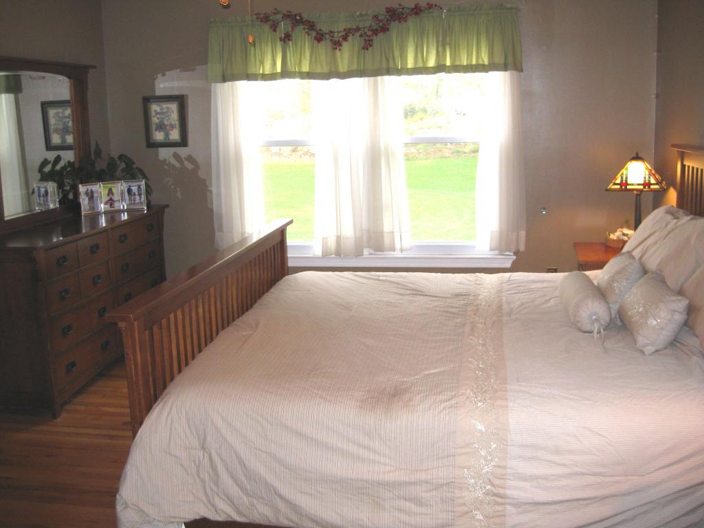 84 FAR VIEW RD