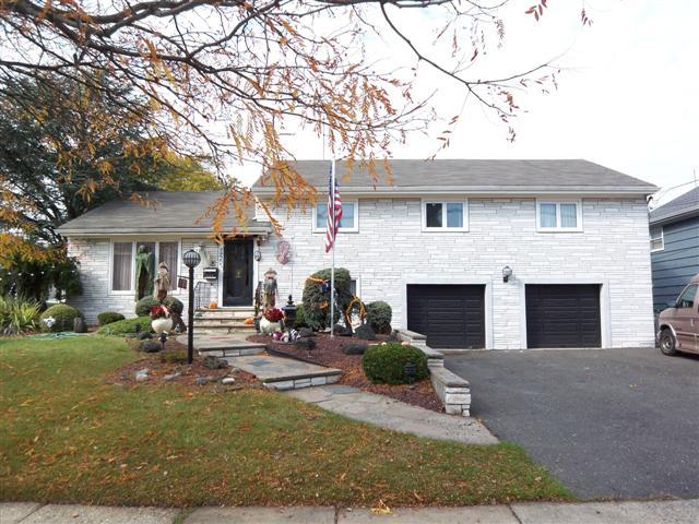 MLS #/Web ID: 2722848