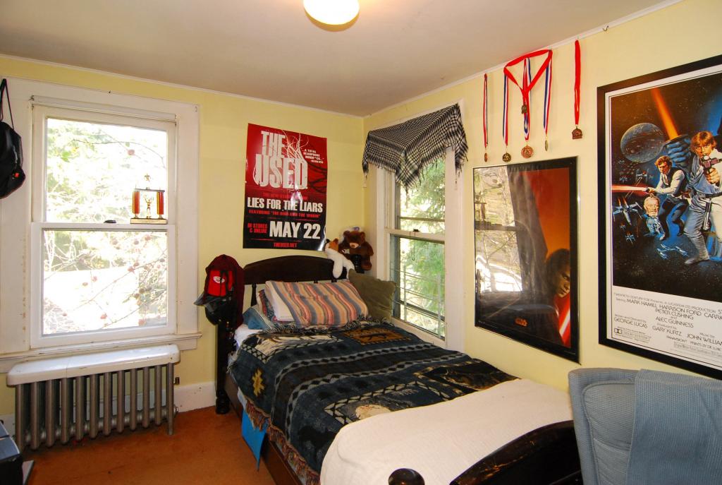 121 W CHRYSTAL ST