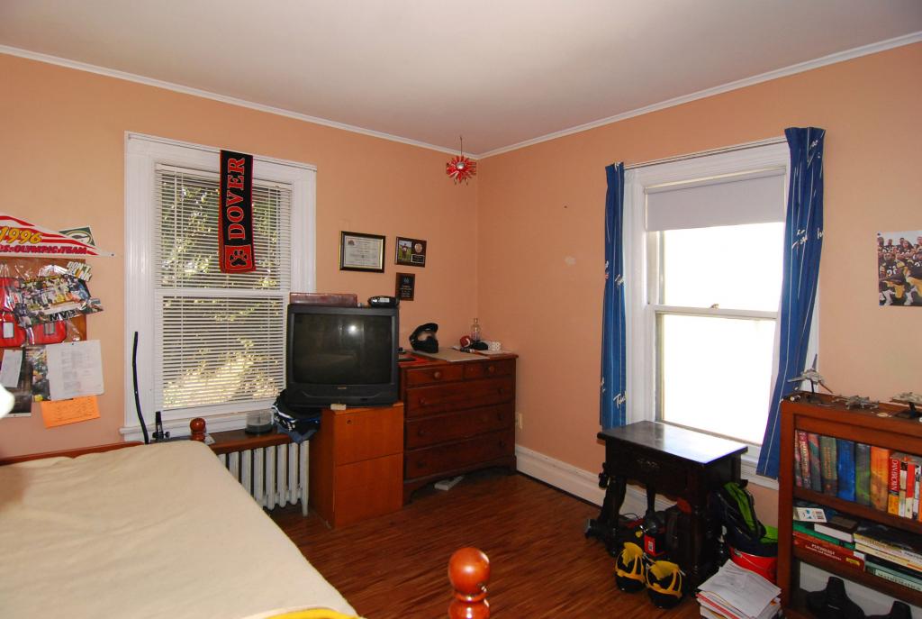 121 W CHRYSTAL ST