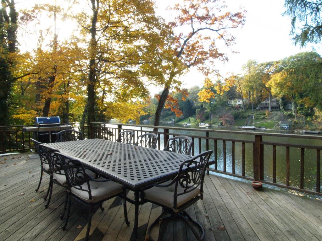 49 LAKE TRAIL EAST