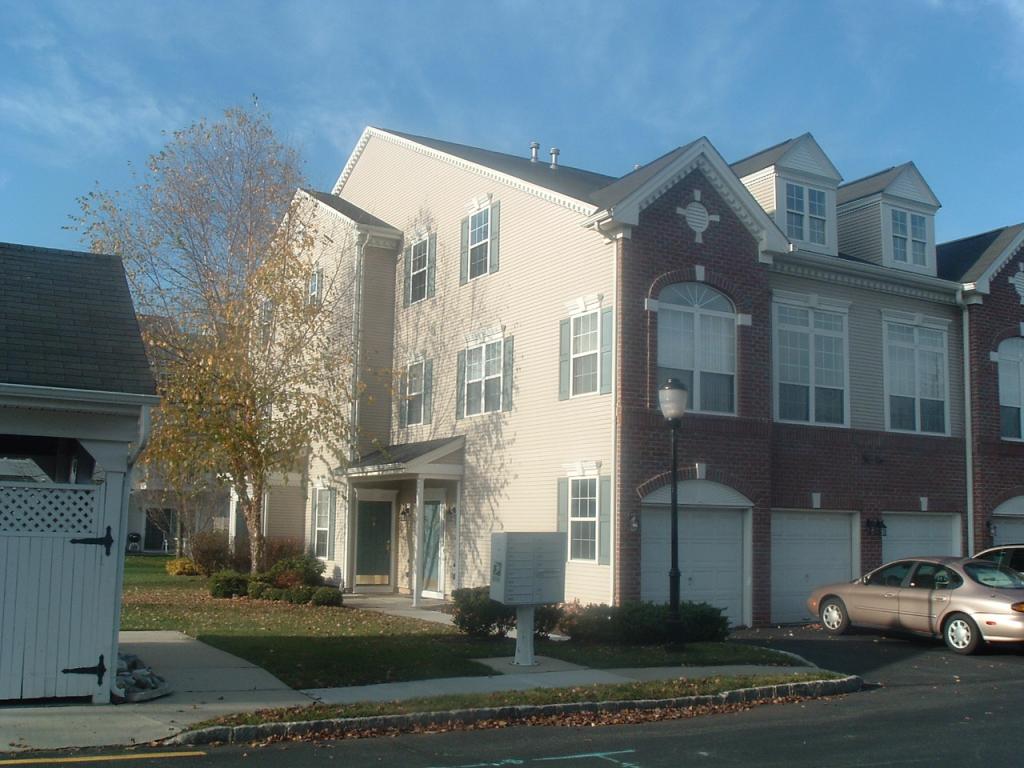 MLS #/Web ID: 2728748