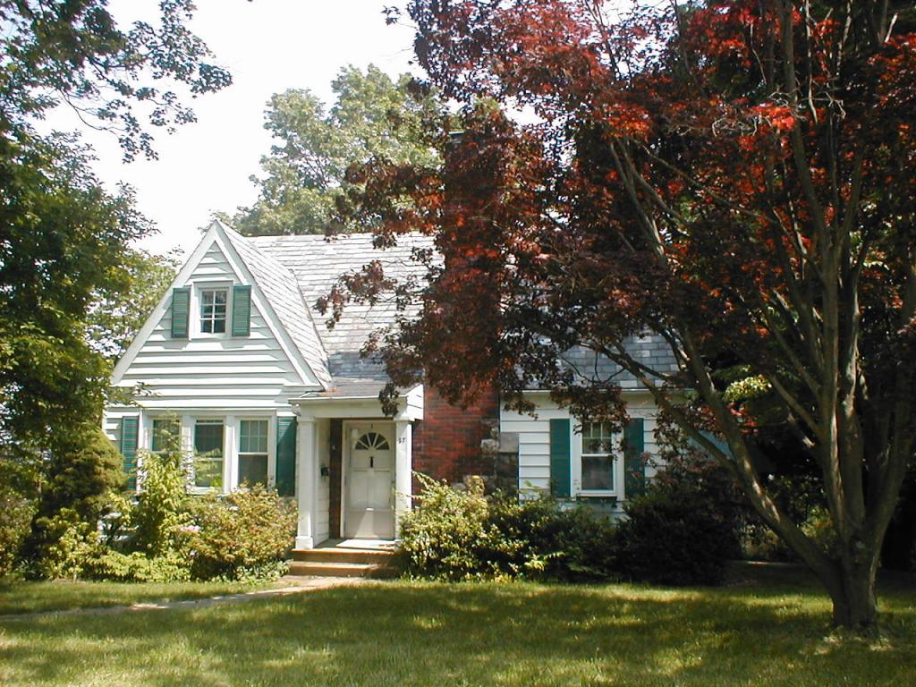 87 NEWTON AVE
