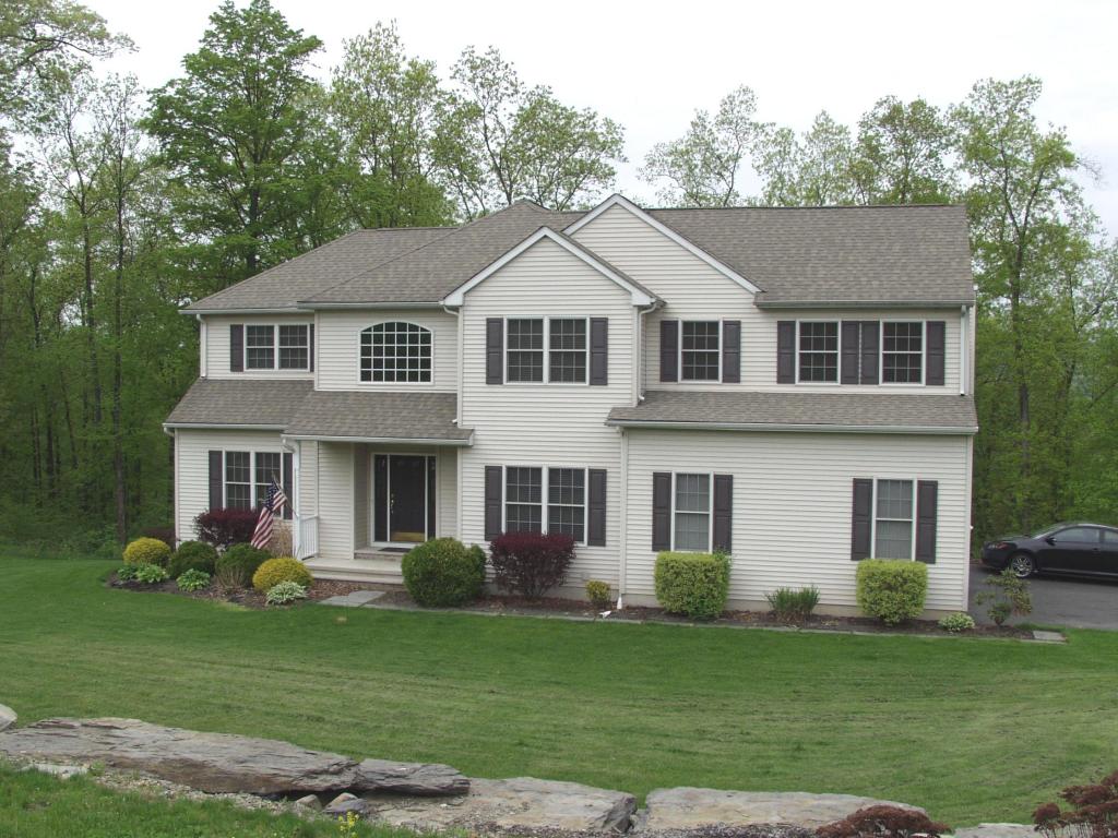 MLS #/Web ID: 2681749