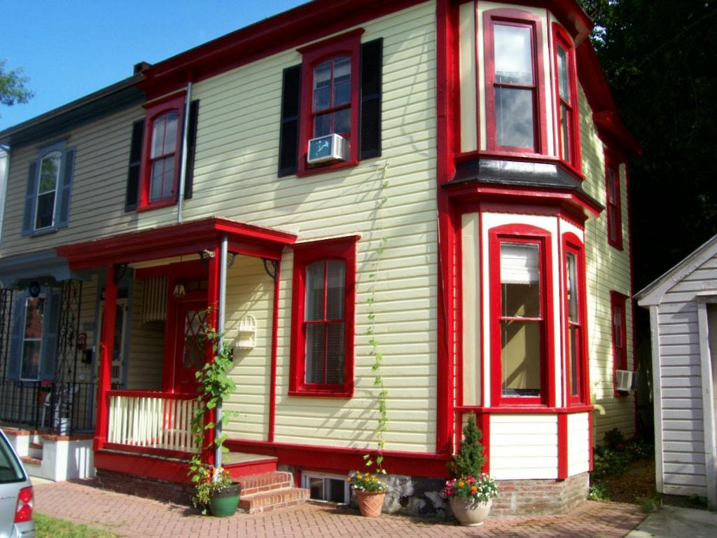 MLS #/Web ID: 2705349