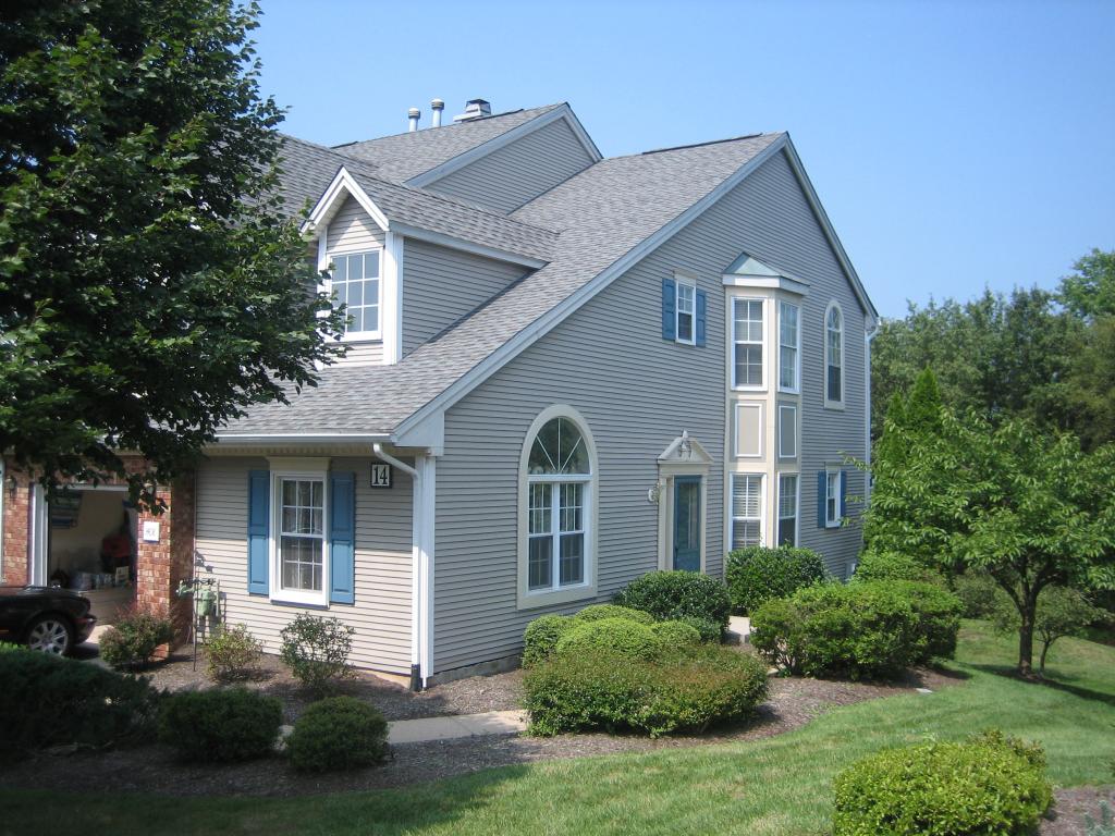 MLS #/Web ID: 2707149