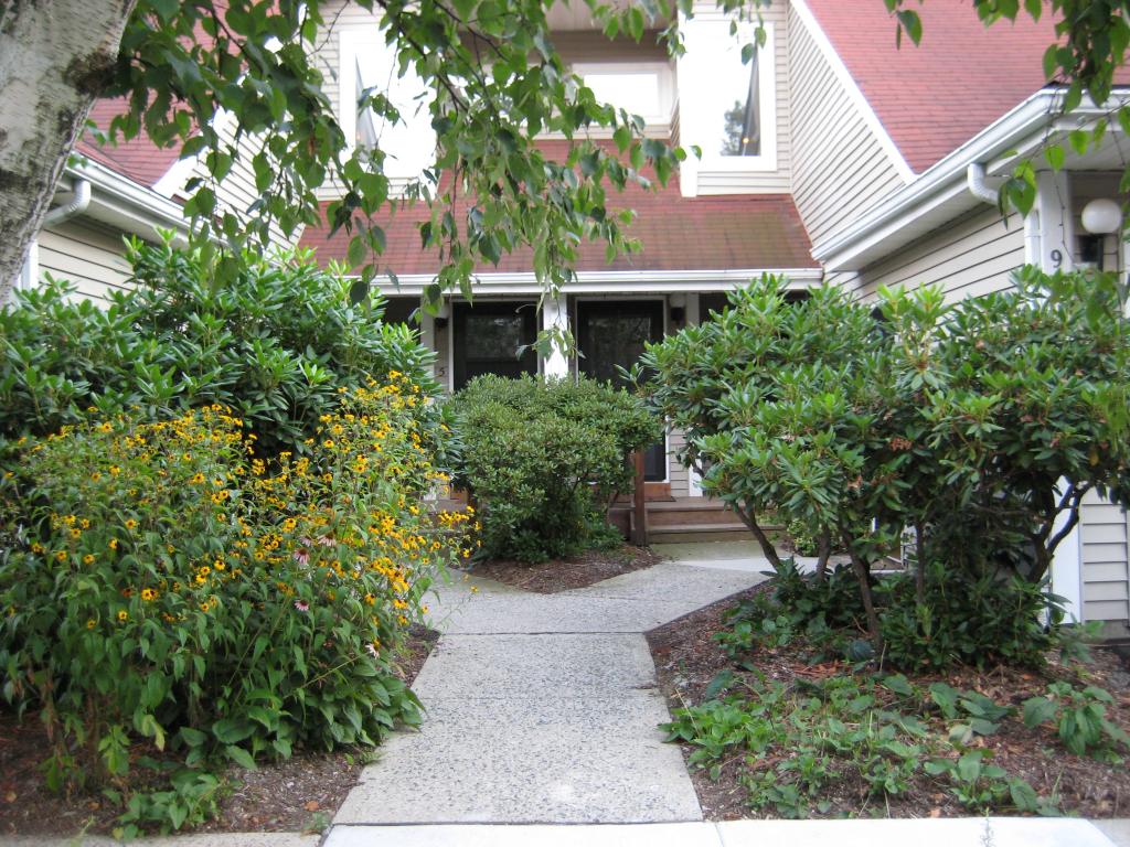 9 SCHOFIELD CT