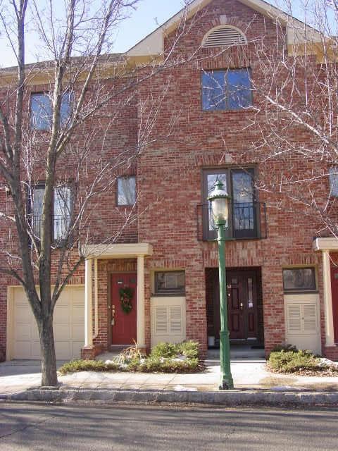 55 MEWS LN