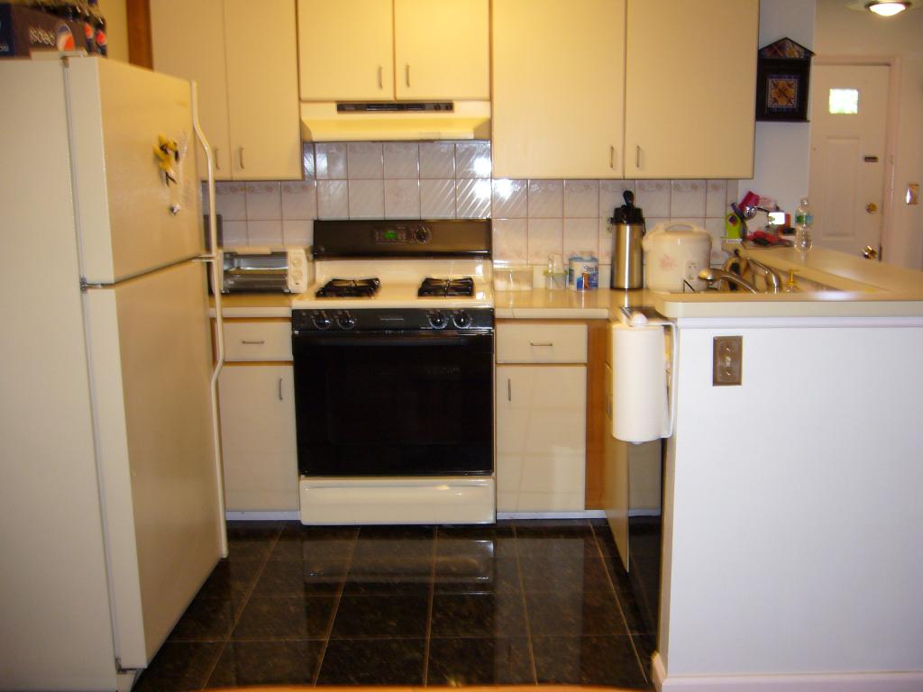 276 COZZENS CT