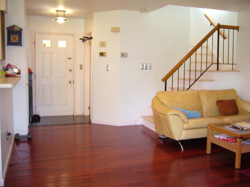 276 COZZENS CT