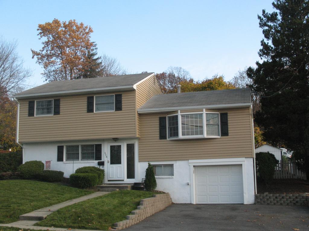 116 RICHARD ST