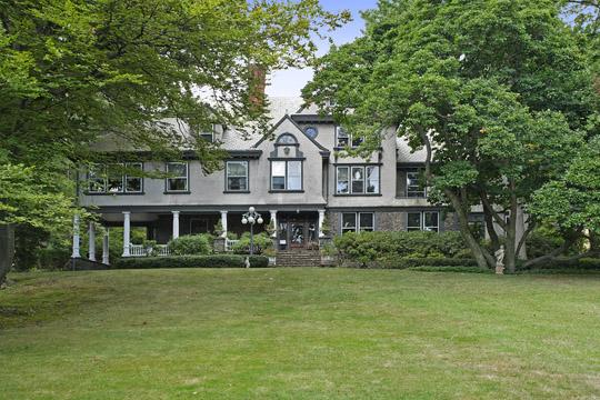 MLS #/Web ID: 2669550