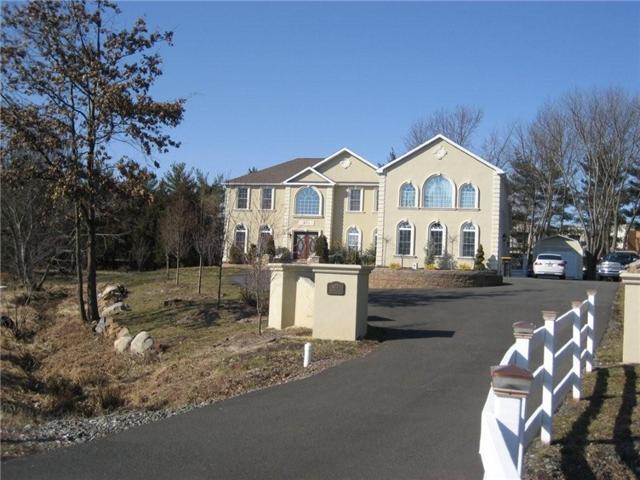 MLS #/Web ID: 2704650