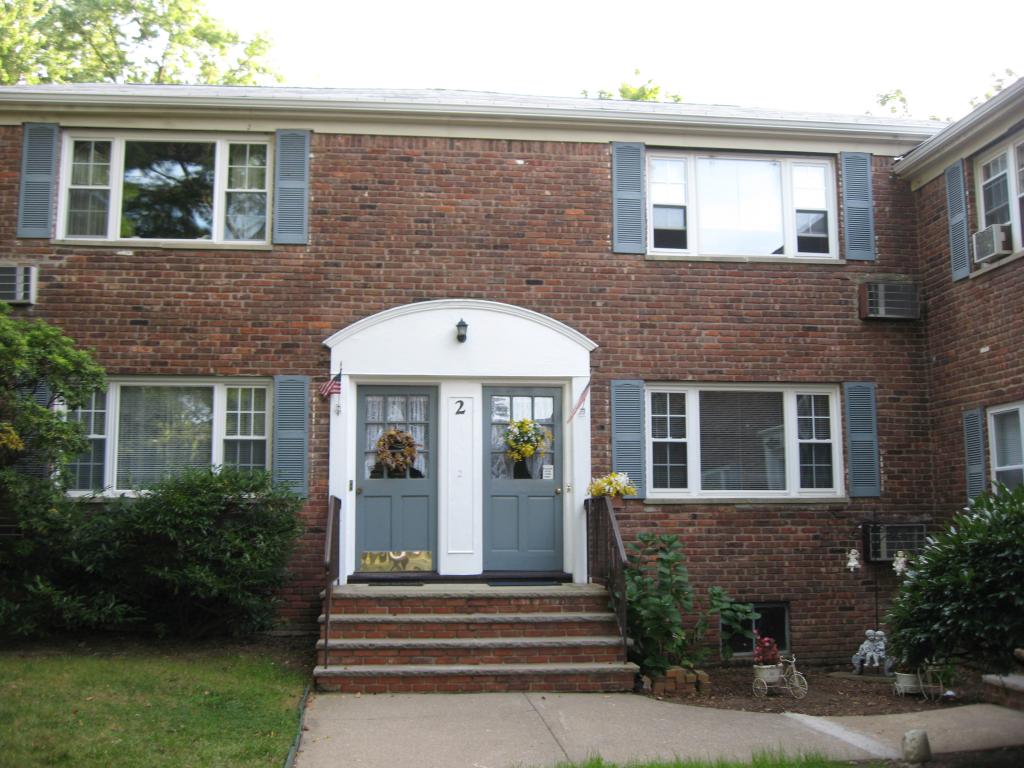 2 WEDGEWOOD DR  UNIT 4