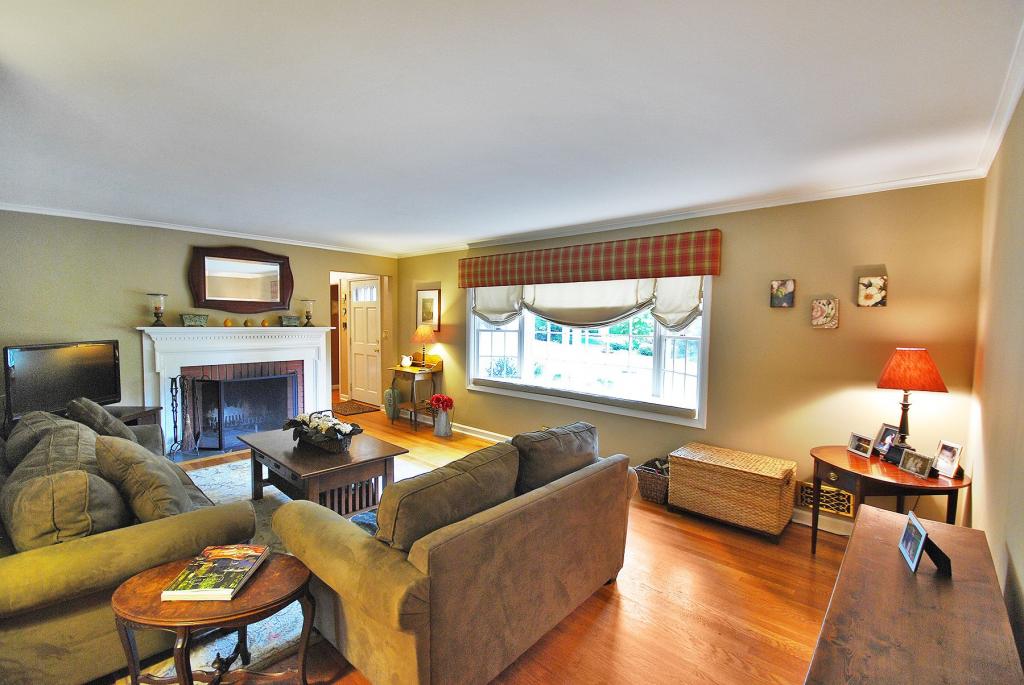 6 WINDSOR RD