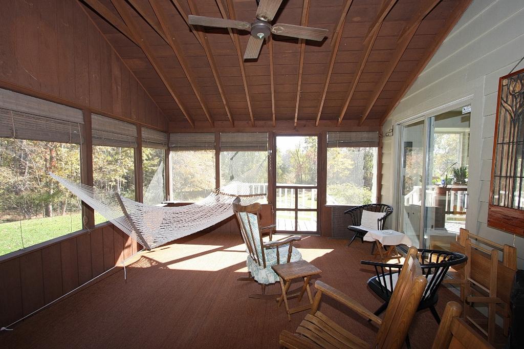 54 PLEASANTVILLE RD