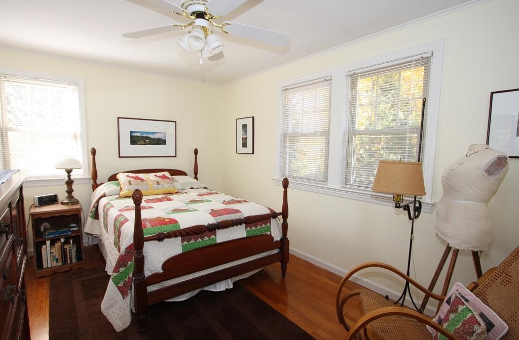 54 PLEASANTVILLE RD