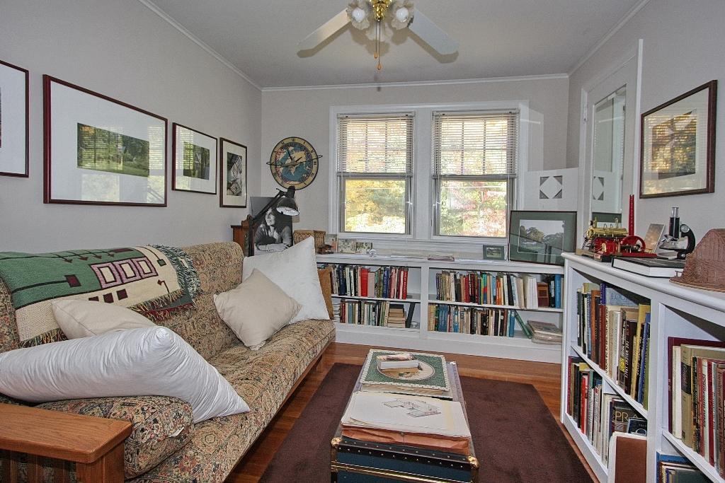 54 PLEASANTVILLE RD