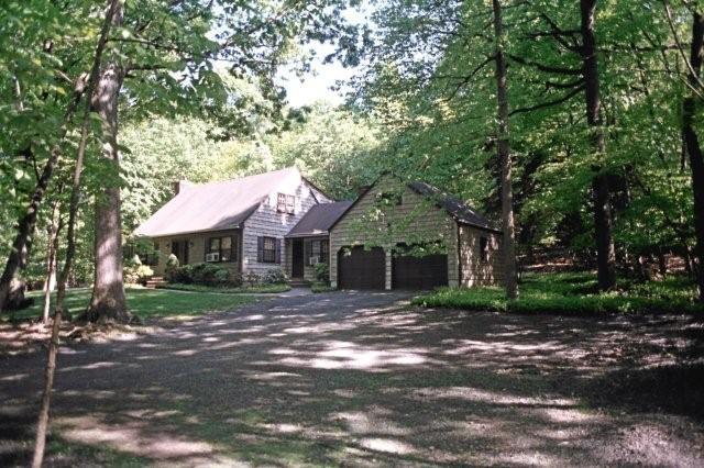 6 DEBBY LN