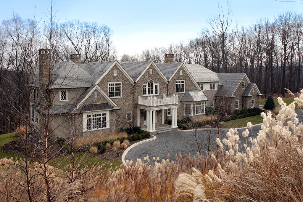 MLS #/Web ID: 2728650