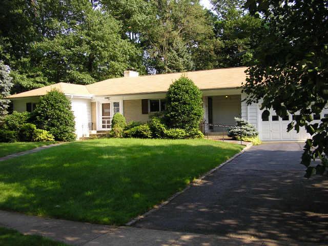 60 LINDEN PL