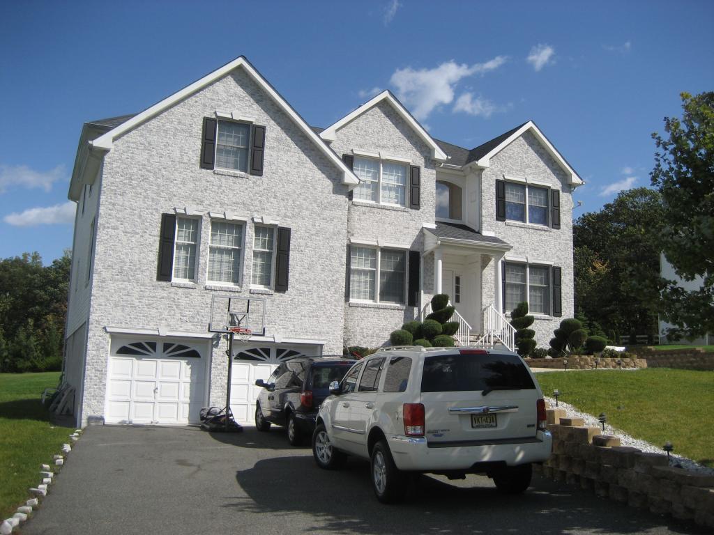 MLS #/Web ID: 2717851