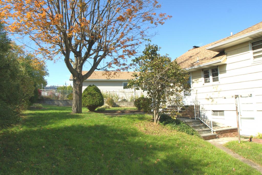 MLS #/Web ID: 2722551
