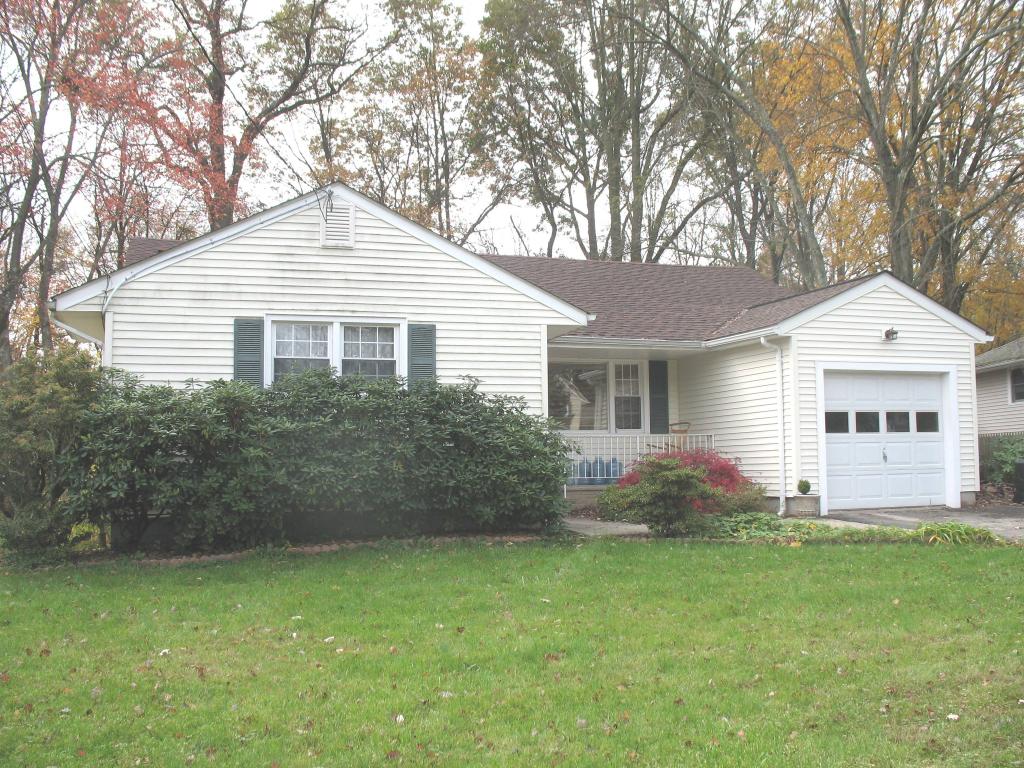 124 HAWTHORNE DR