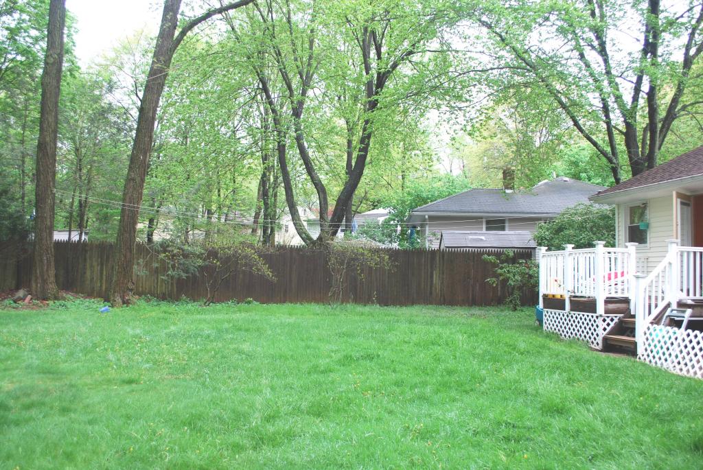 124 HAWTHORNE DR