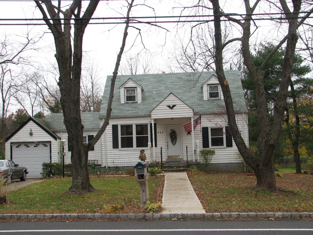 598 ELIZABETH AVE