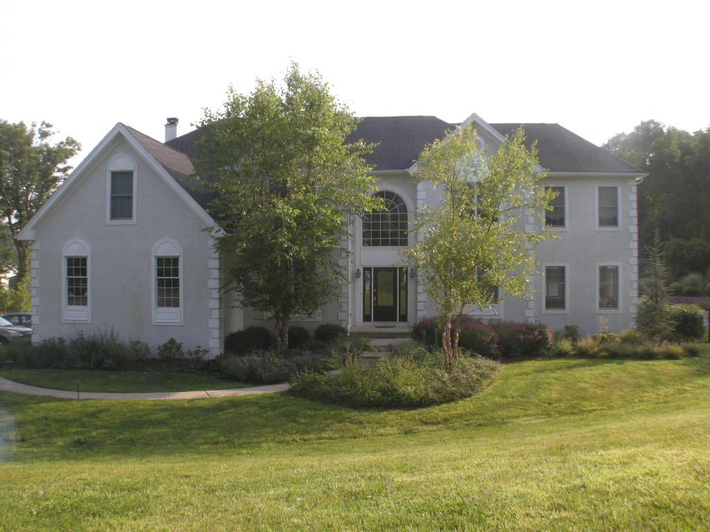 2 GREENBRIAR CT