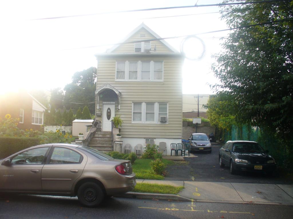 464 OAK ST